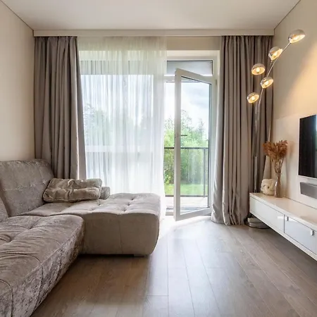 Sea Whisper Apartment, By Cohost Palanga